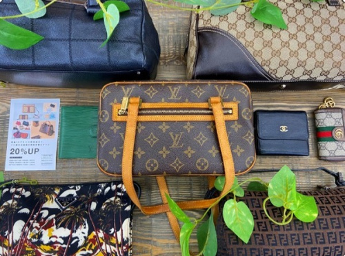 ブランド・ラグジュアリーのLOUIS VUITTON