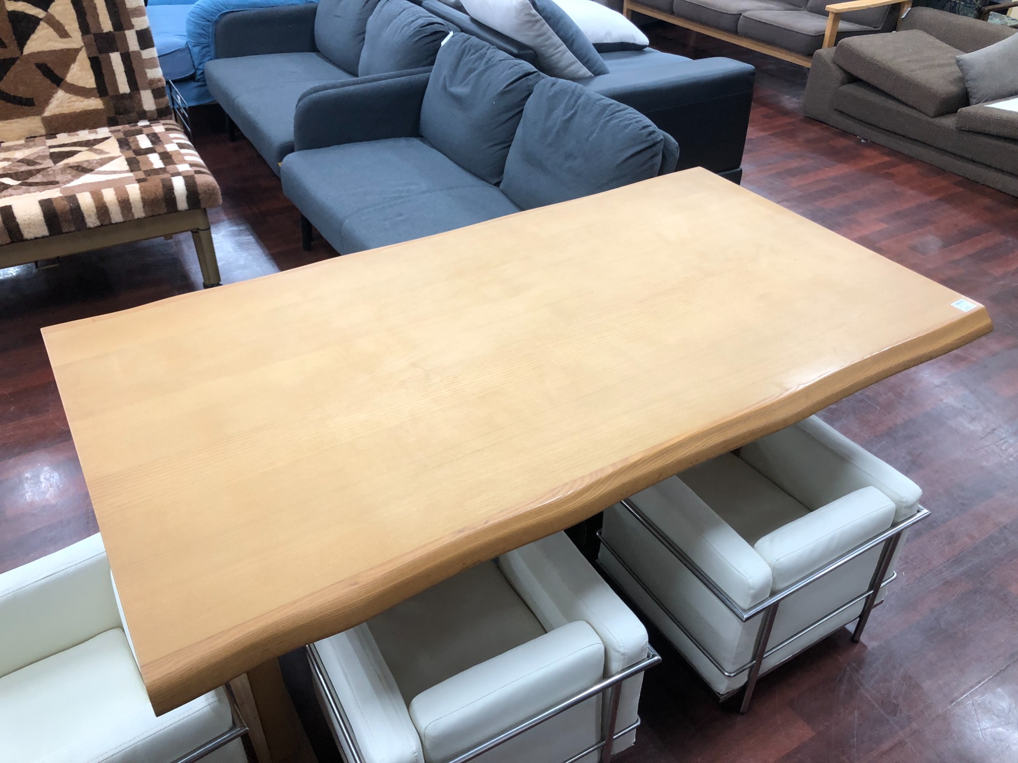 お店にお持ち込みが難しい大きな家具などは出張買取致します！【いわき