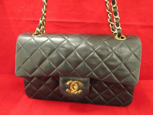 ブランド・ラグジュアリーのCHANEL