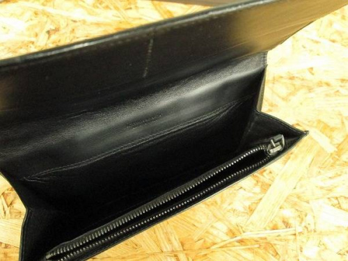 二つ折り長財布のBOTTEGA VENETA