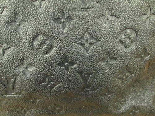 バッグのLOUIS VUITTON
