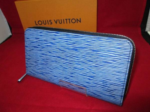 LOUIS VUITTONのラウンドファスナー