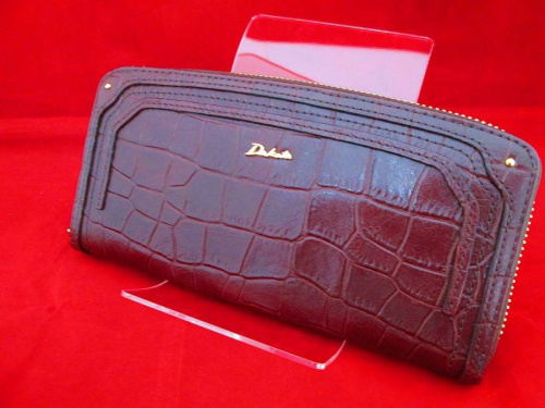 ブランド・ラグジュアリーの長財布