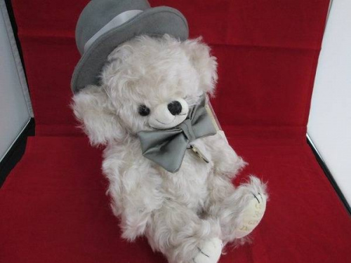 ヌイグルミのチーキーシルクハット