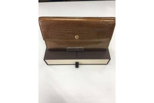 ブランド・ラグジュアリーの三つ折り財布