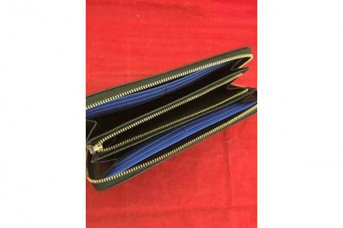 ラウンドファスナー財布のPaul Smith