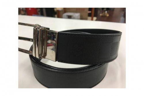 ベルトのLOUISVUITTON