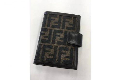 ブランド・ラグジュアリーの手帳カバー