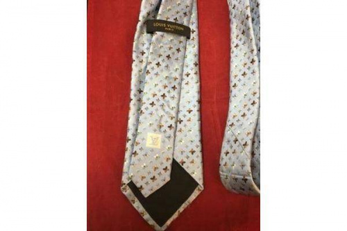ネクタイのLOUIS VUITTON