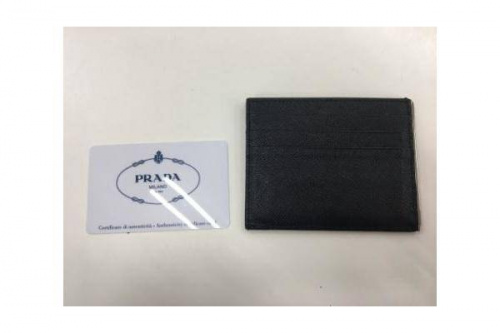 カードケースのPRADA