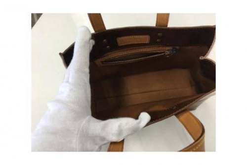 トートバッグのLOUIS VUITTON