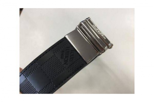LOUIS VUITTONのダミエ