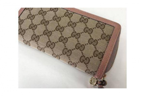 GUCCIのラウンドファスナー財布