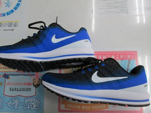 スニーカーのNIKE