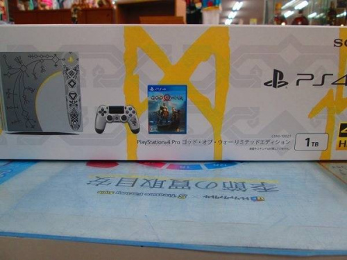 PS4 ProのPS4 Pro ゴッド・オブ・ウォー