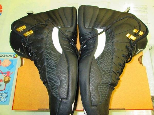 NIKEの130690-013