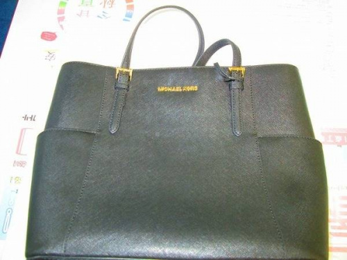 レディースファッションのトートバッグ