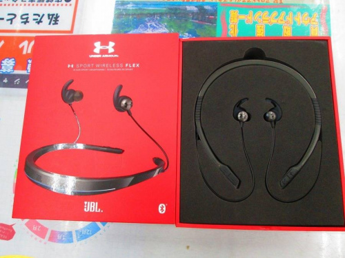BluetoothイヤホンのUNDER ARMOUR