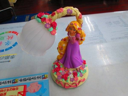 LEDスタンドの小物入れ