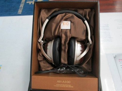 オーディオのヘッドホン