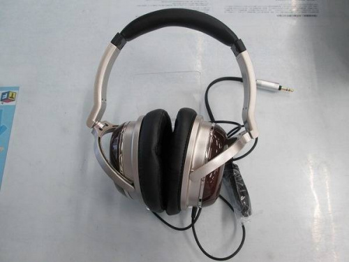 ヘッドホンのDENON