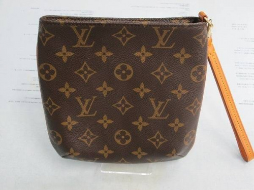 ポシェットのLOUIS VUITTON