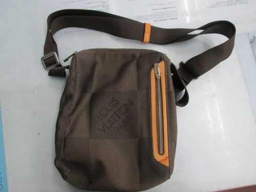 ショルダーバッグのLOUIS VUITTON