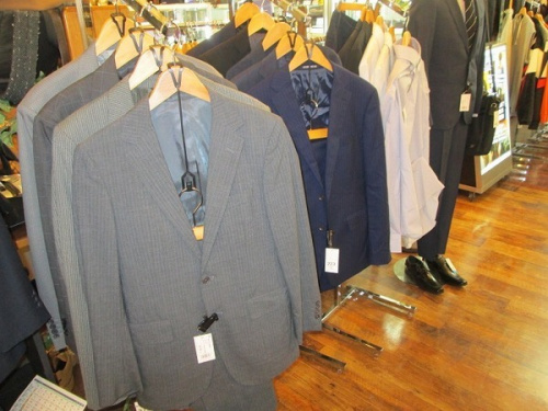 スーツのバッグ