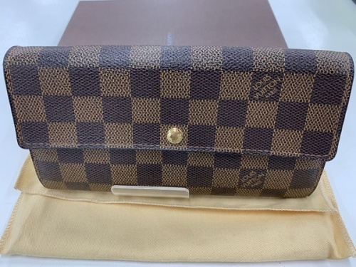 ブランド・ラグジュアリーの長財布