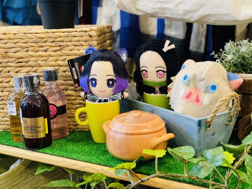 嘴平伊之助の胡蝶しのぶ
