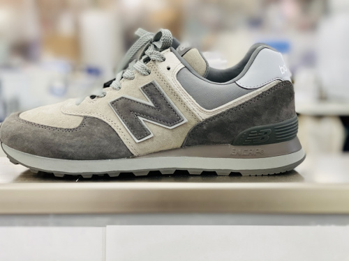 new balanceのスニーカー