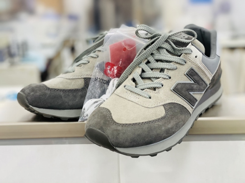 スニーカーのgregory