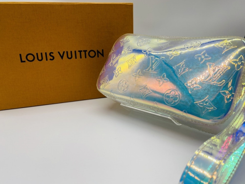 ルイヴィトンのLOUIS VUITTON