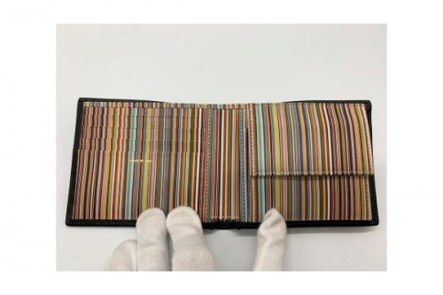2つ折り財布のPaul Smith