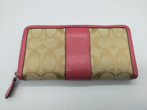 長財布のCOACH