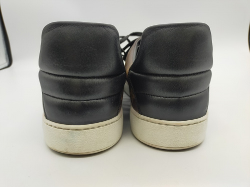 ブランドのルイヴィトン