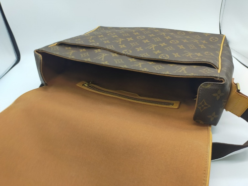 ルイヴィトンのLOUIS VUITTON