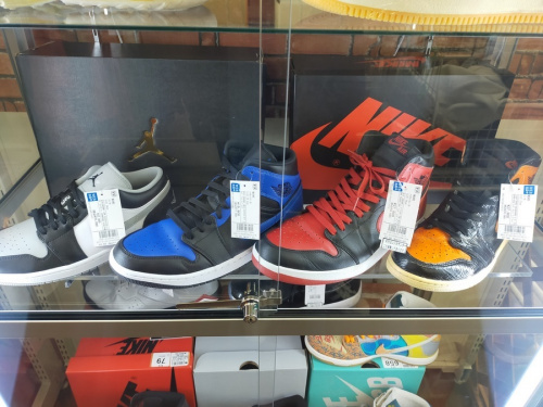 買取のスニーカー