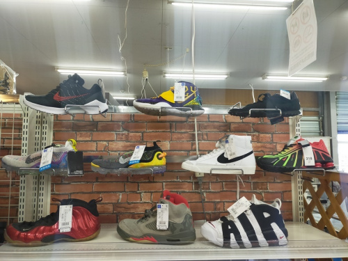 スニーカーのNIKE