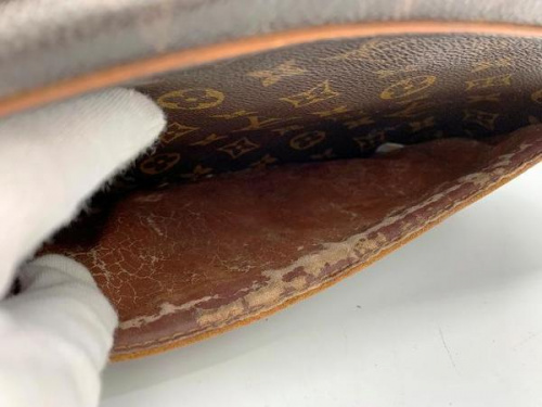 ルイヴィトンのLOUIS VUITTON