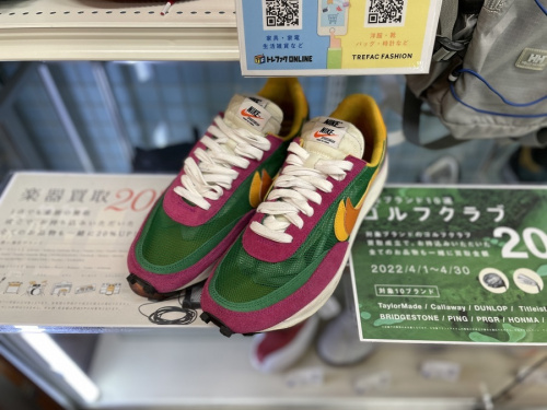 スニーカーの夏物衣類