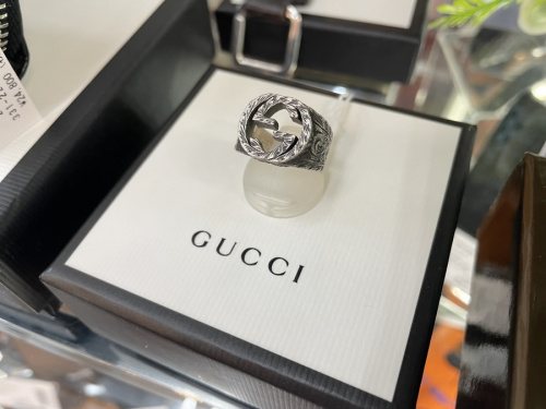 ブランドアクセサリーのリング10号