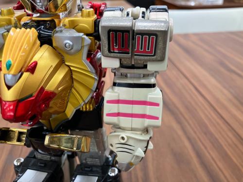 BANDAI】DX超合金 GD-21 百獣合体ガオキングが買取入荷しました