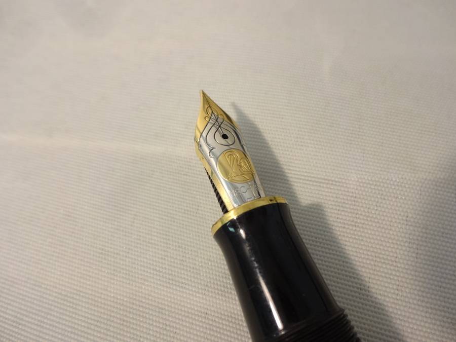 Pelikan(ペリカン) 万年筆 吸引式 ペン先18K ヴィンテージ品を買取致し