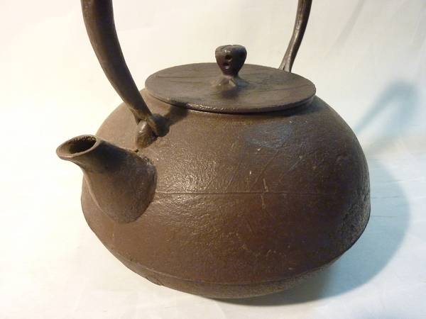 虎山工房 砂鉄製 鉄瓶 南部鉄器 入荷致しました！【大宮店】｜2016年01