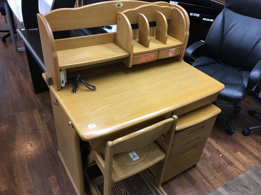「ITOKI 学習机3点セット 椅子+袖机」入荷！【大宮店】 [2019.05.02発行]｜リサイクルショップ トレジャーファクトリー大宮店