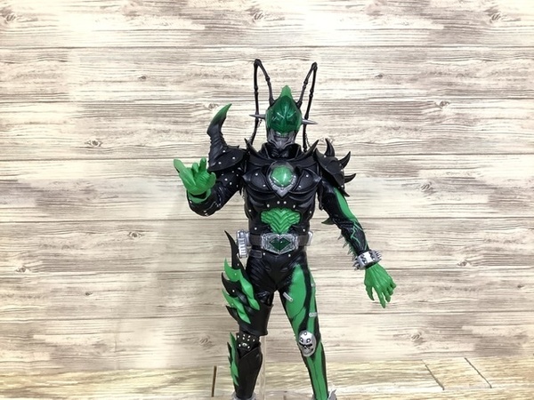 MEDICOM TOY】RAHシリーズ仮面ライダーカリス＆ジョーカー入荷