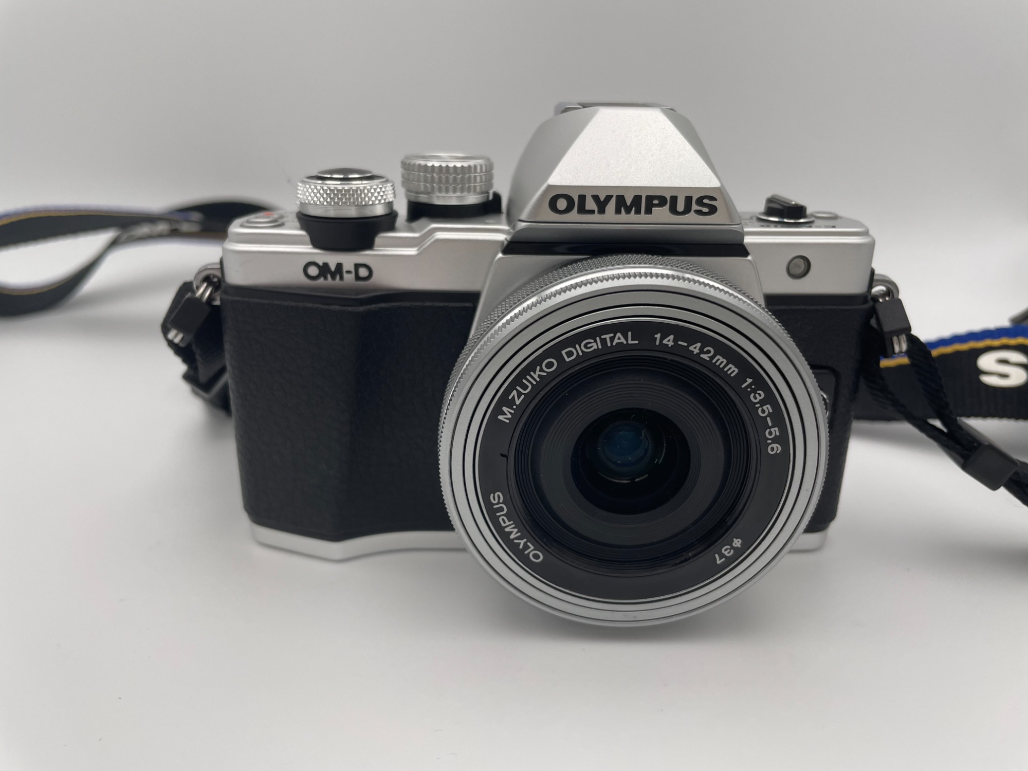 OLYMPUS(オリンパス) デジタル一眼レフカメラ OM-D E-M10 MARKⅡ 買取