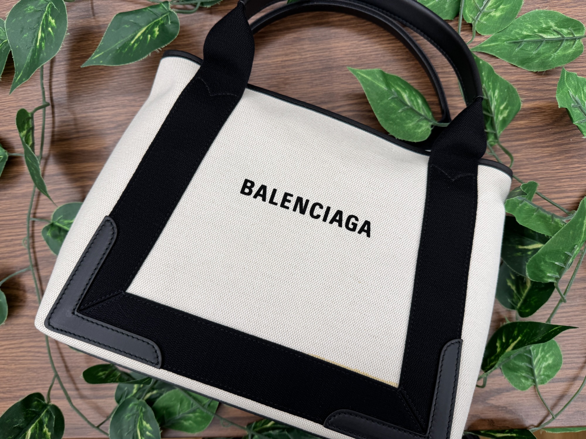 良品✨バレンシアガ トートバッグ ネイビーカバスXS レザー ホワイト FH BALENCIAGA - 良品✨バレンシアガ トート ネイビーカバスXS