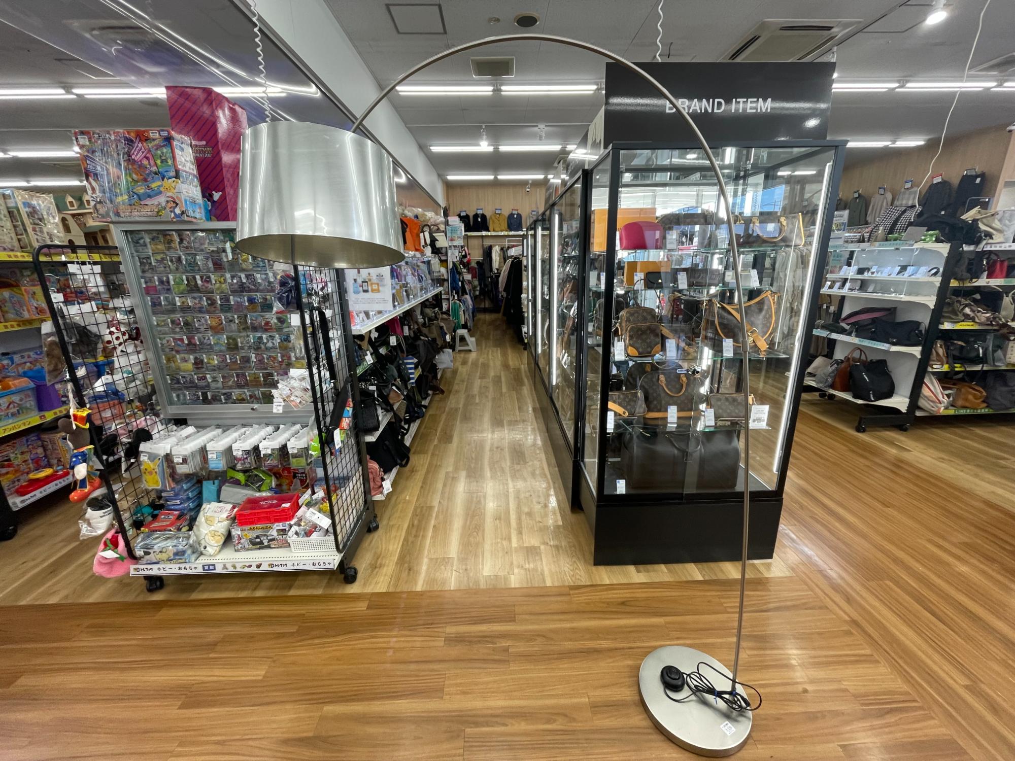 BoConcept(ボーコンセプト) フロアスタンド KUTA 買取入荷しました